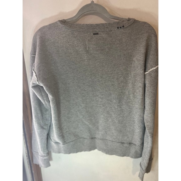 Sweater‎ - Picture 2 of 5